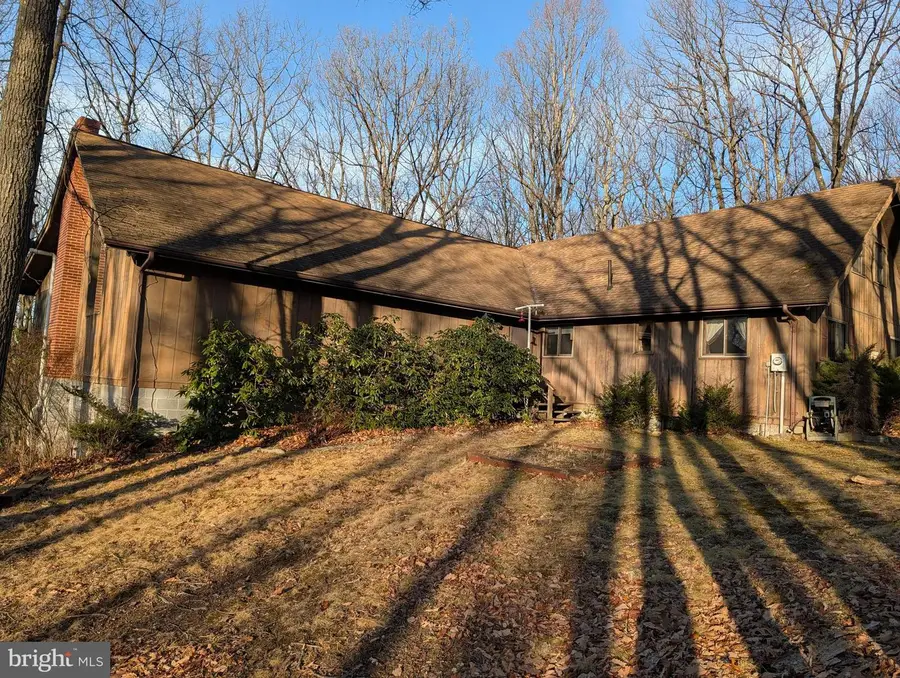 343 Summit Ln, Bedford, PA 15522 - Image #2