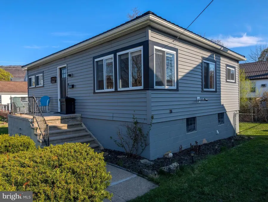 103 Barclay St, Bedford, PA 15522 - #2