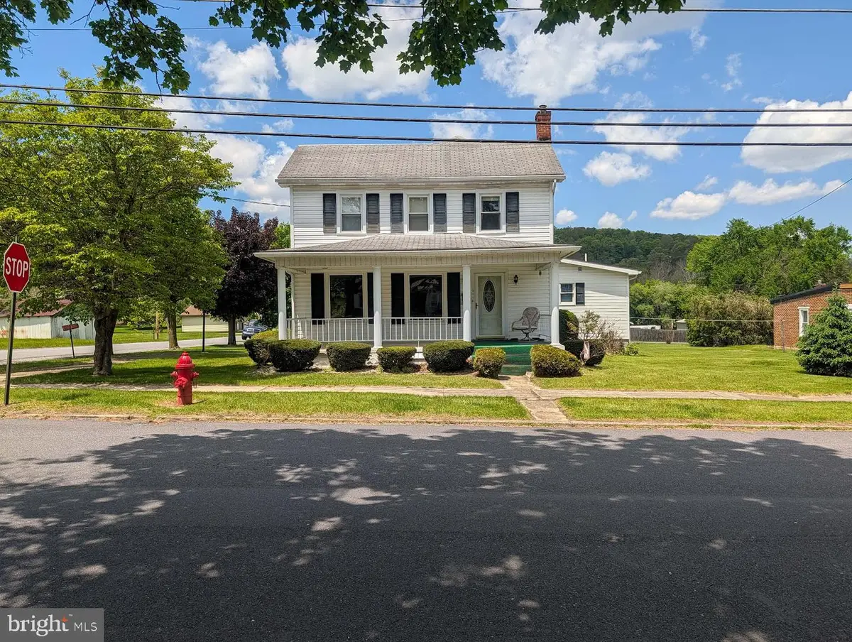 601 16th St, Saxton, PA 16678 - #1