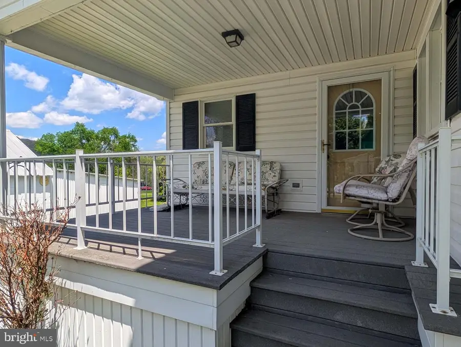601 16th St, Saxton, PA 16678 - #2