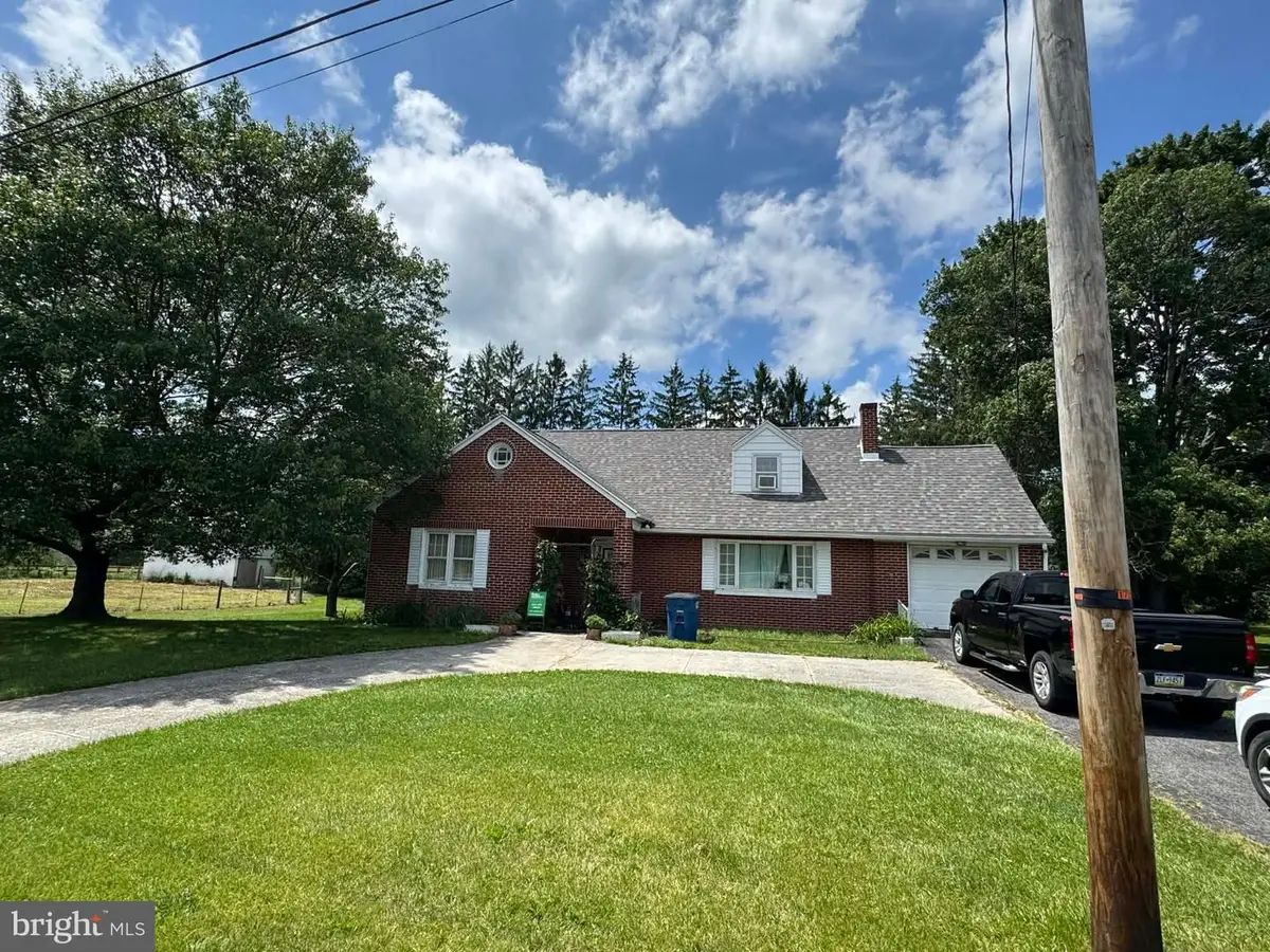 2165 Bedford Valley Rd, Bedford, PA 15522 - #1