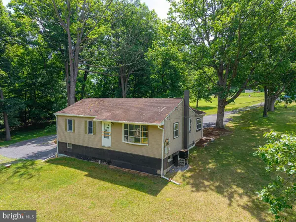 323 Hospital Drive, EVERETT, PA 15537
