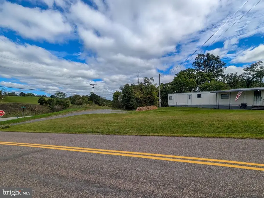 107 Deerfield Dr, Manns Choice, PA 15550 - #3