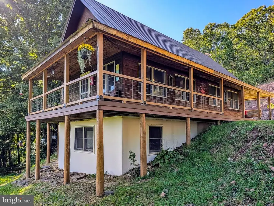 1077 Queen Rd, Claysburg, PA 16625 - #2