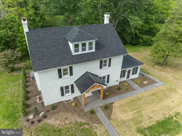 639 Old Airport Rd, DOUGLASSVILLE, PA 19518