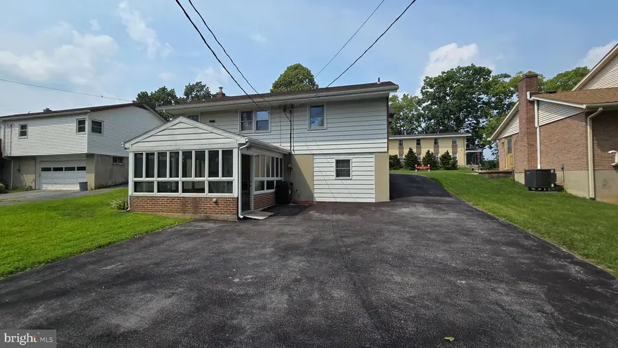 419 Holland, Reading, PA 19607 - Image #2