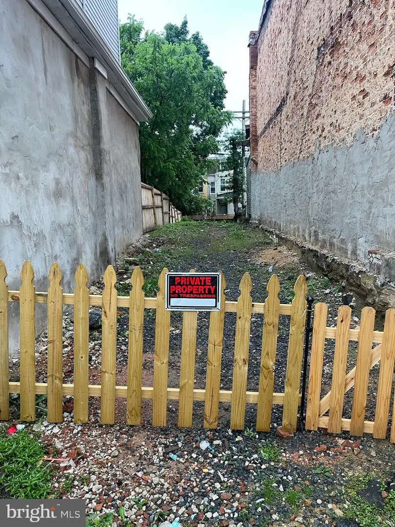 308 Hollenbach St, Reading, PA 19601 - Image #2