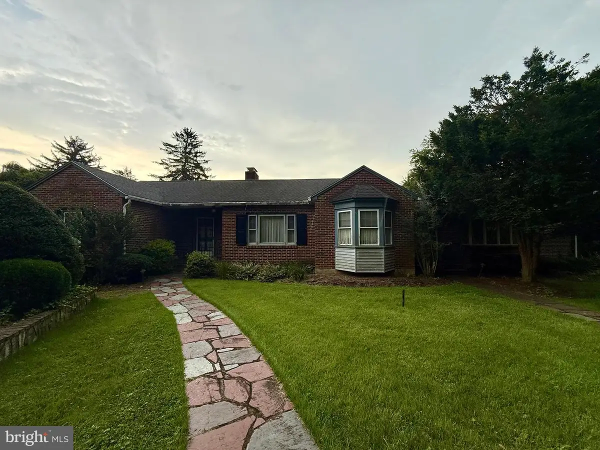 1709 Golf Rd, Reading, PA 19601 - Image #1