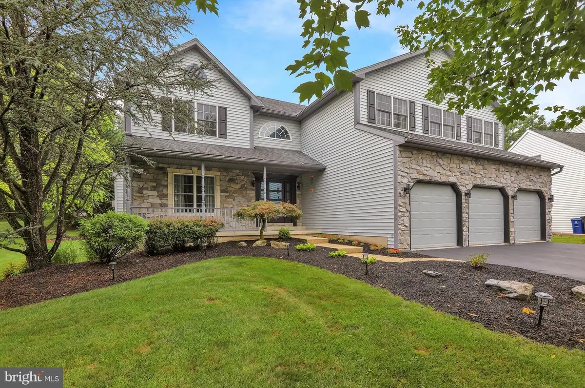 4189 Hill Terrace Dr, Sinking Spring, PA 19608 - Image #1