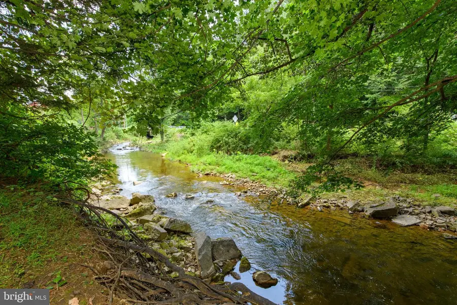 637 Forgedale Rd, Barto, PA 19504 - Image #2