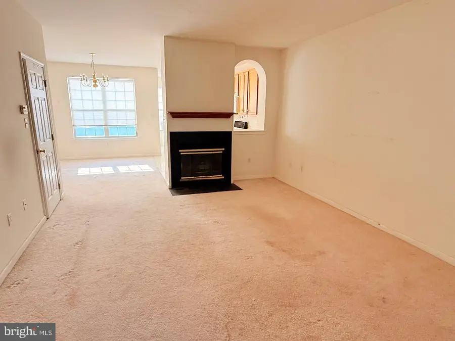 102 Country Ln, Morgantown, PA 19543 - Image #3