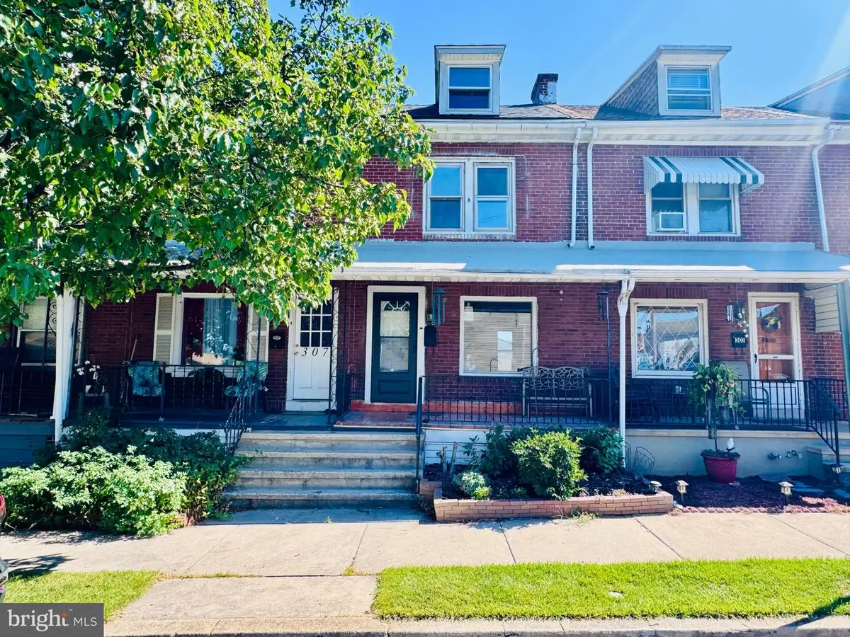 305 Tulpehocken Ave, West Reading, PA 19611 - Image #1