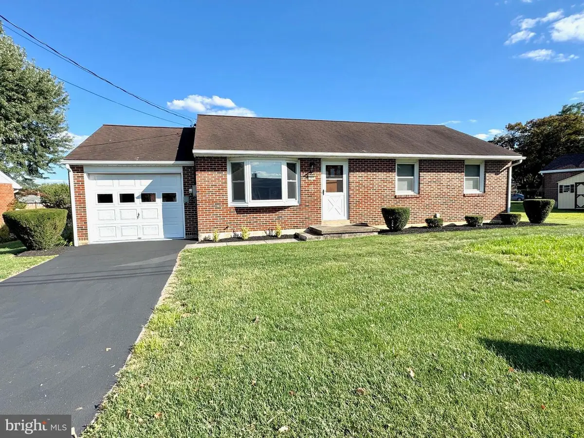 305 Martha St, Robesonia, PA 19551 - Image #1