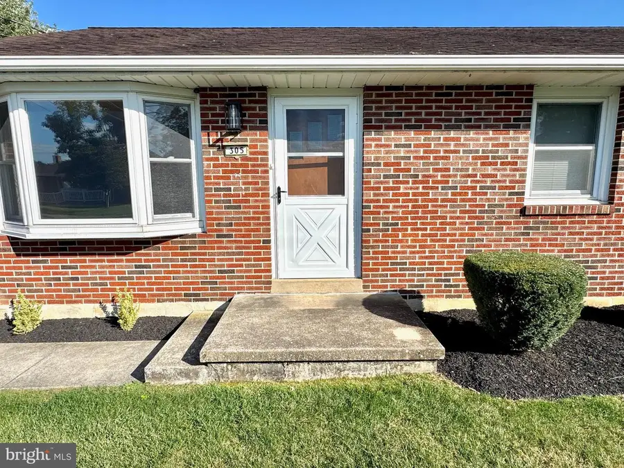 305 Martha St, Robesonia, PA 19551 - Image #2