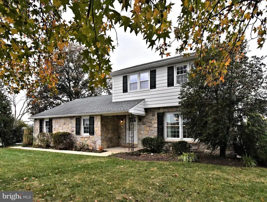 704 Old Swede Rd, Douglassville, PA 19518 - Image #2