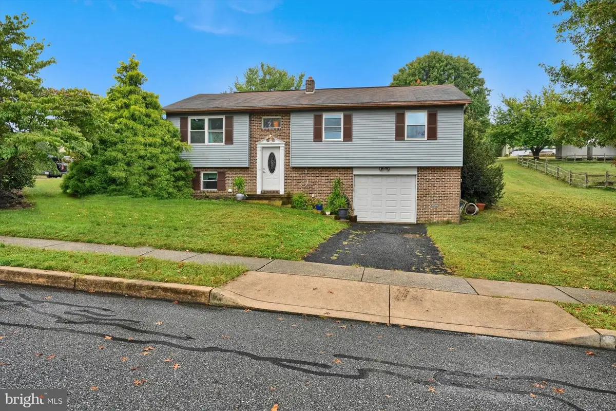 118 Charles Blvd, Sinking Spring, PA 19608 - #1