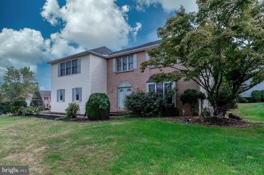 211 Caravan Dr, Birdsboro, PA 19508 - Image #2