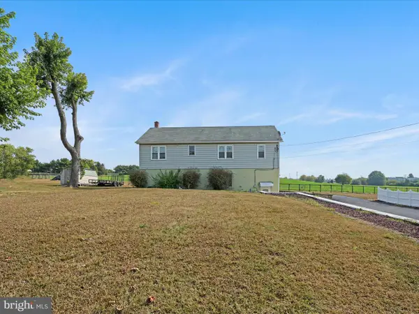 3665 Mountain Rd, HAMBURG, PA 19526