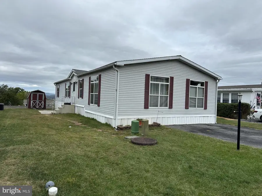 9 Mountain View Ln, Blandon, PA 19510 - Image #2