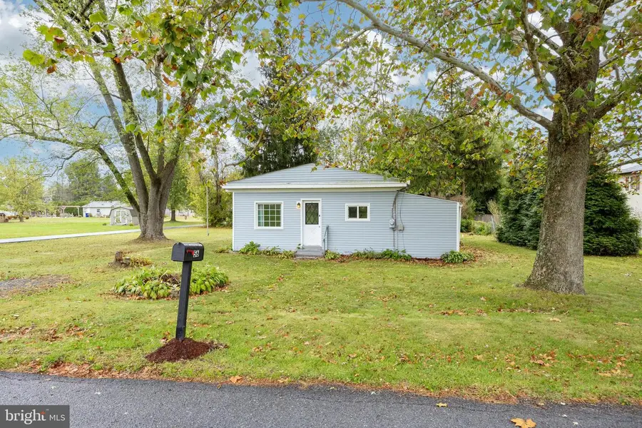 56 Amity Ave, Douglassville, PA 19518 - Image #2