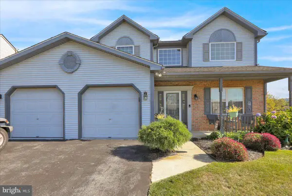 24 Brookfield Dr, FLEETWOOD, PA 19522