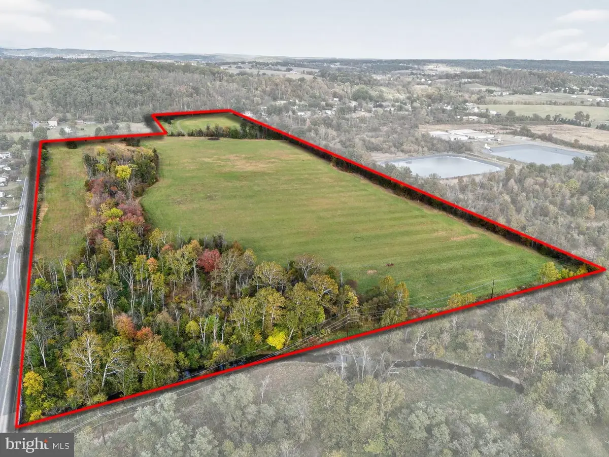 160-a Spring Garden Dr, Bechtelsville, PA 19505 - Image #1