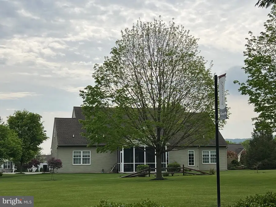 21 Freesia Ct, Womelsdorf, PA 19567 - Image #2