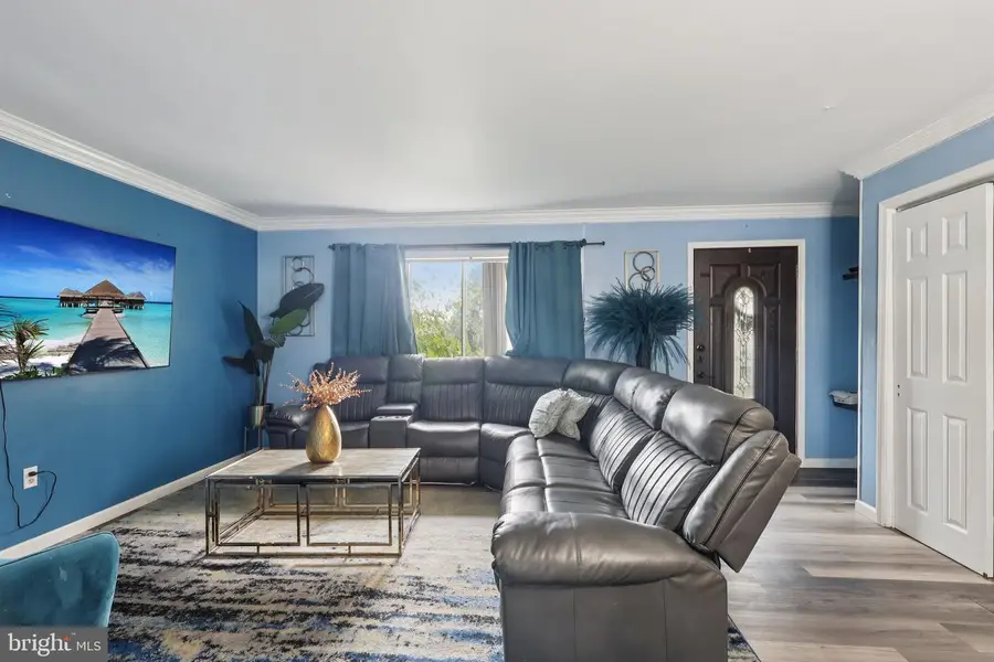 222 Poplar Dr, Reading, PA 19606 - Image #2