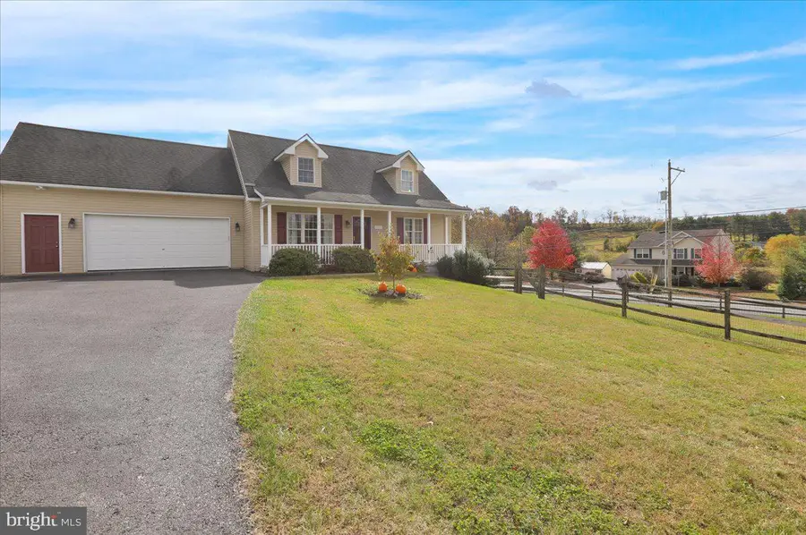 1931 Appaloosa Ln, Mohrsville, PA 19541 - Image #2