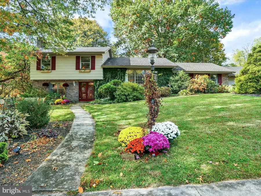 48 Hearthstone Dr, Reading, PA 19606 - Image #3