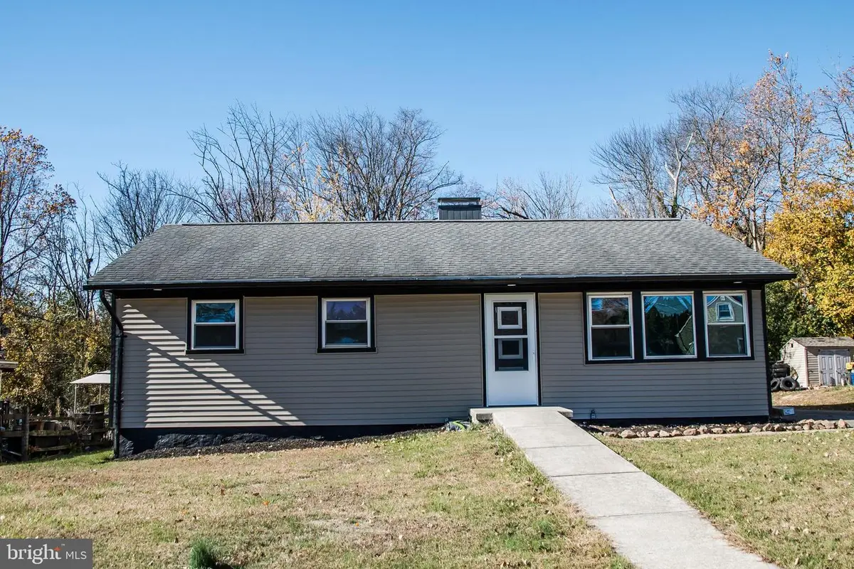 113 Wood Ln, Reading, PA 19606 - Image #1