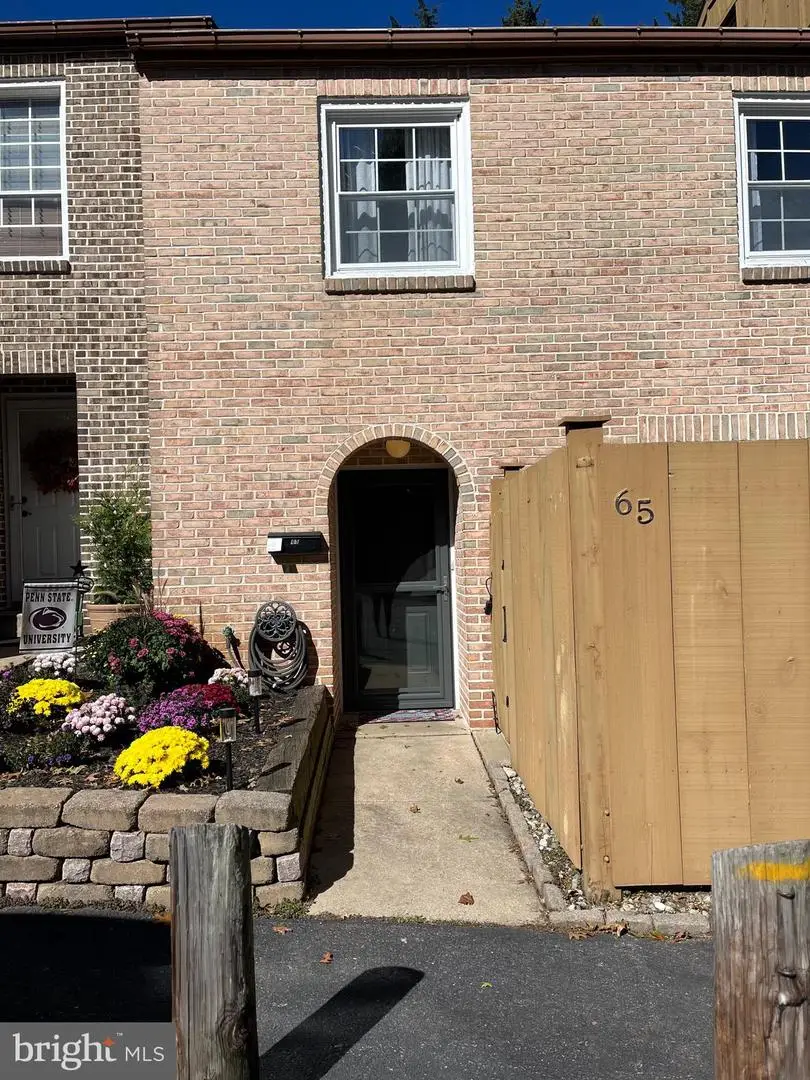 65 Wedge Ln, Reading, PA 19607 - Image #1