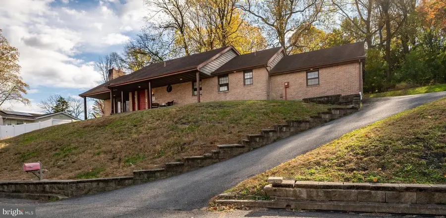 15 Bare Ave, Shillington, PA 19607 - Image #2