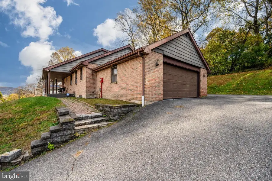 15 Bare Ave, Shillington, PA 19607 - Image #3