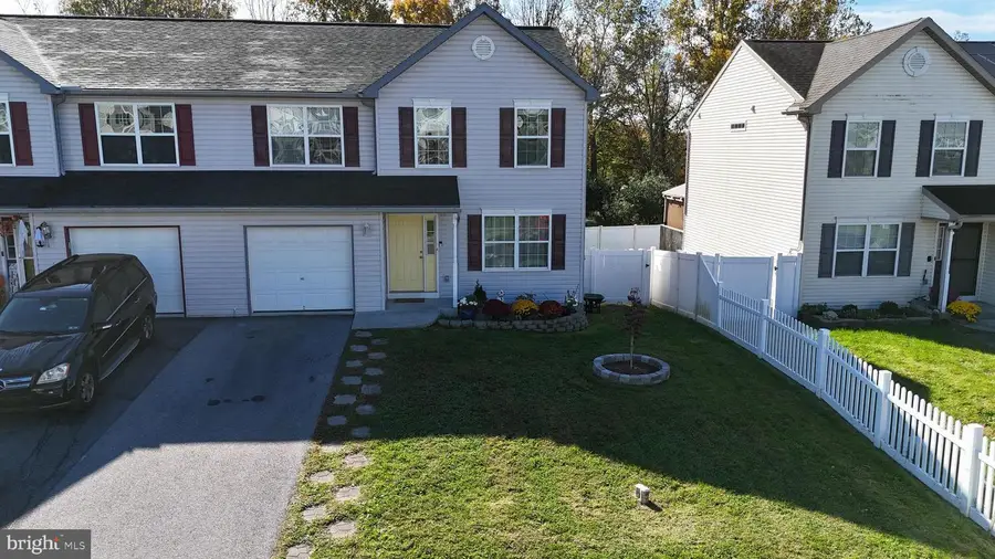 1014 Daisy Dr, Temple, PA 19560 - Image #2