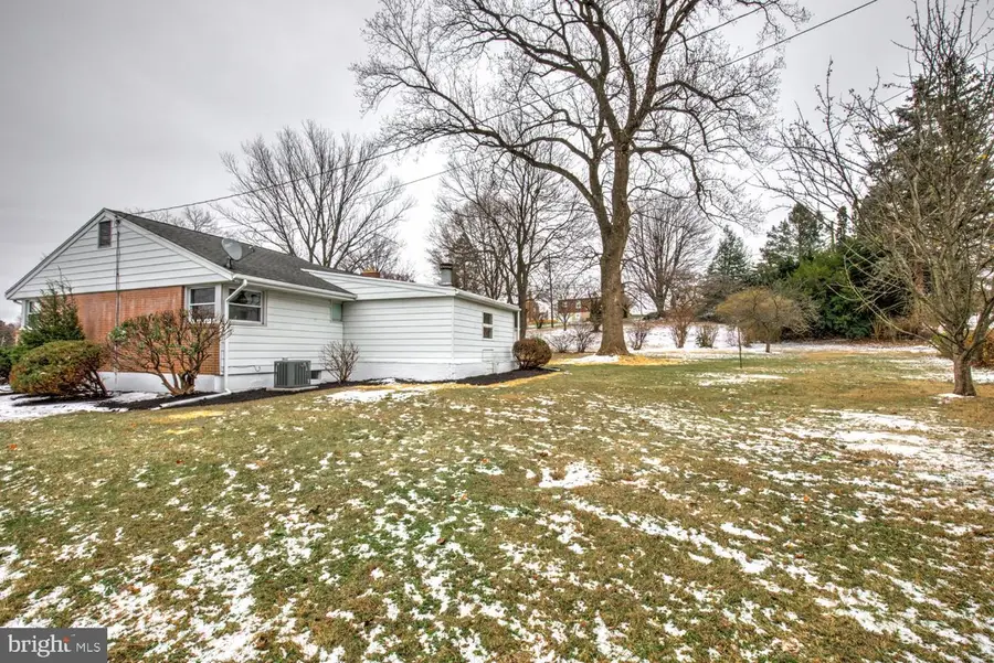 163 Thomas Pl, Reading, PA 19608 - Image #2