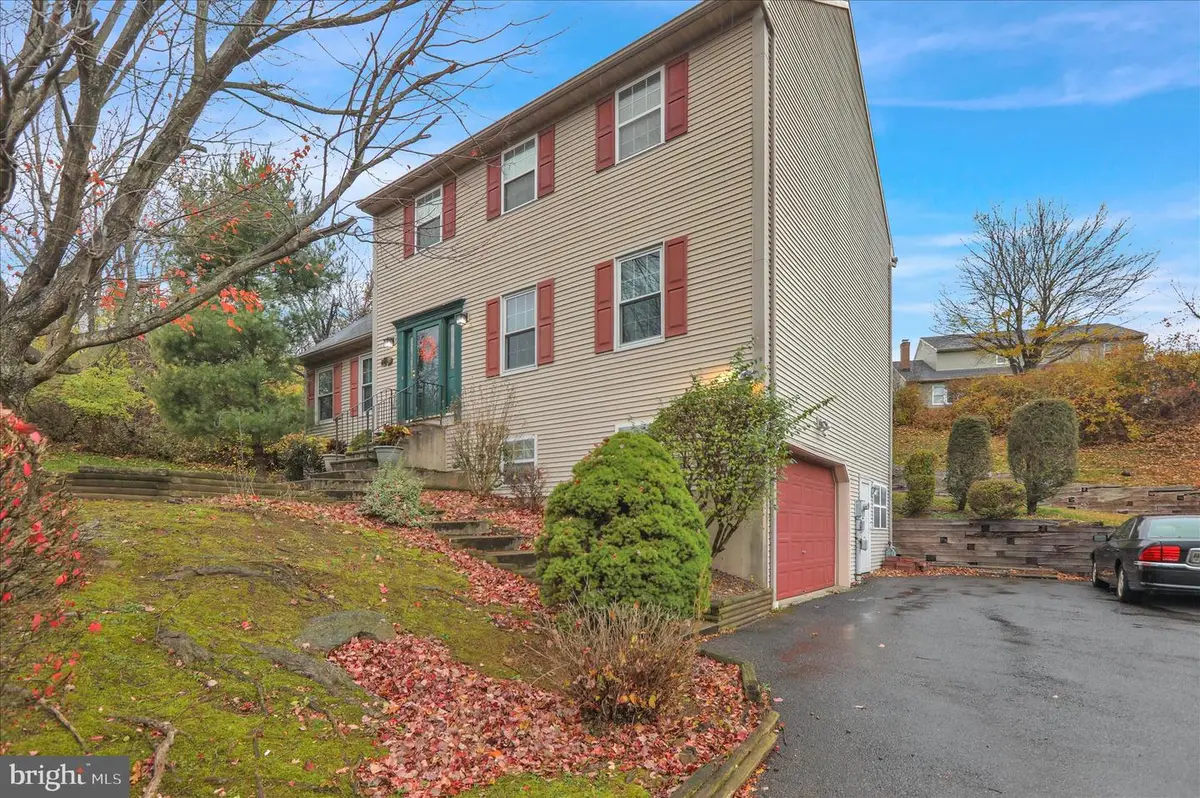 1189 Cedar Top Rd, Reading, PA 19607 - Image #1