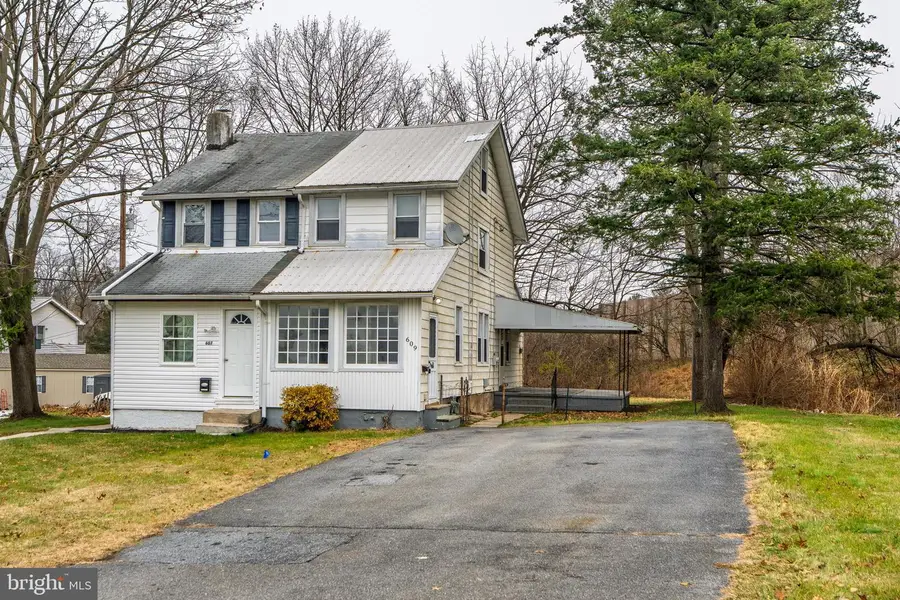 609 Lawn, Reading, PA 19608 - Image #2
