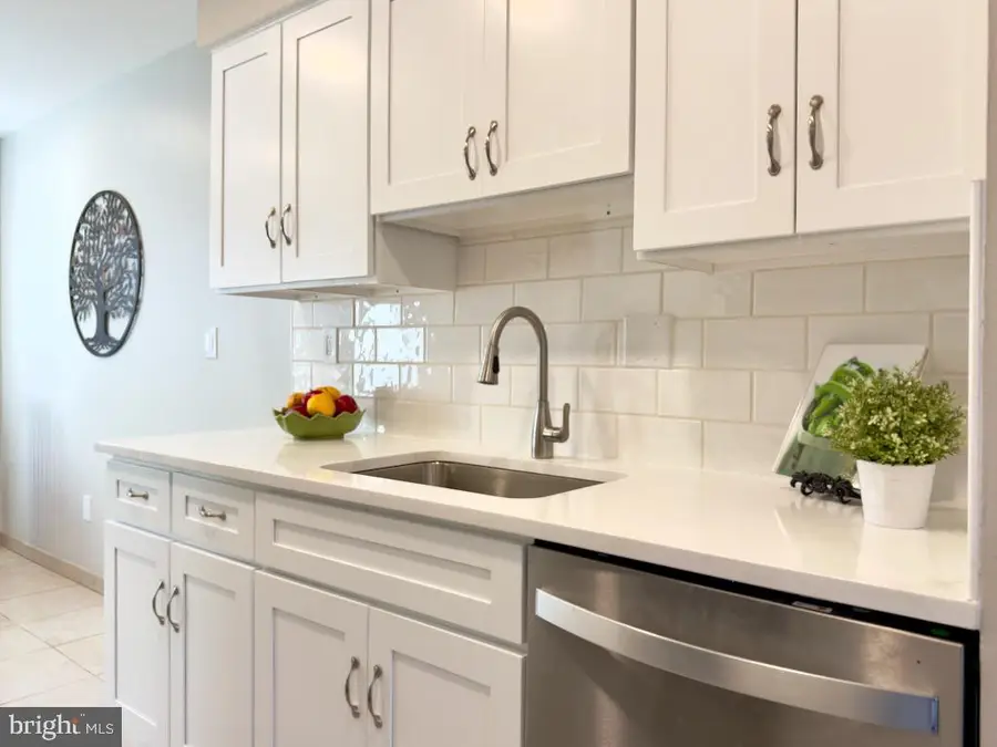 807 Summit Chase Dr, Reading, PA 19611 - Image #2