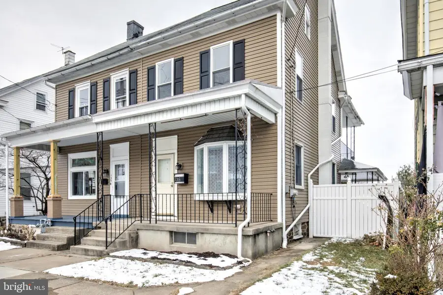 133 W Washington St, Fleetwood, PA 19522 - Image #2