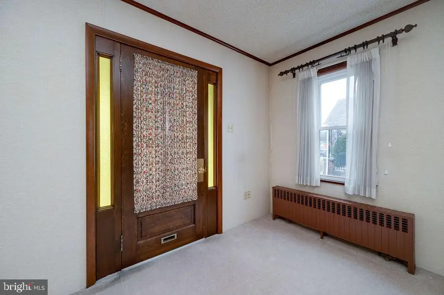 305 E Washington St, Fleetwood, PA 19522 - Image #3