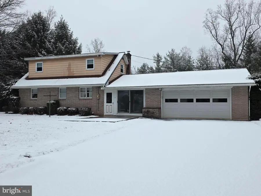 360 Pheasant Rd, Mohnton, PA 19540 - Image #2