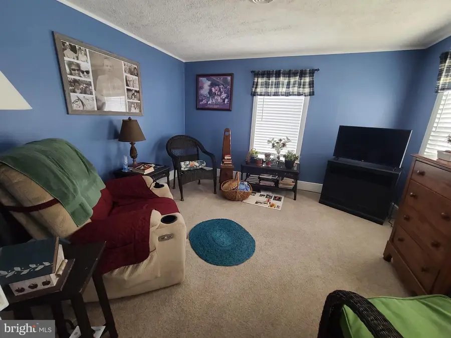 214 W 2nd St, Bernville, PA 19506 - Image #2