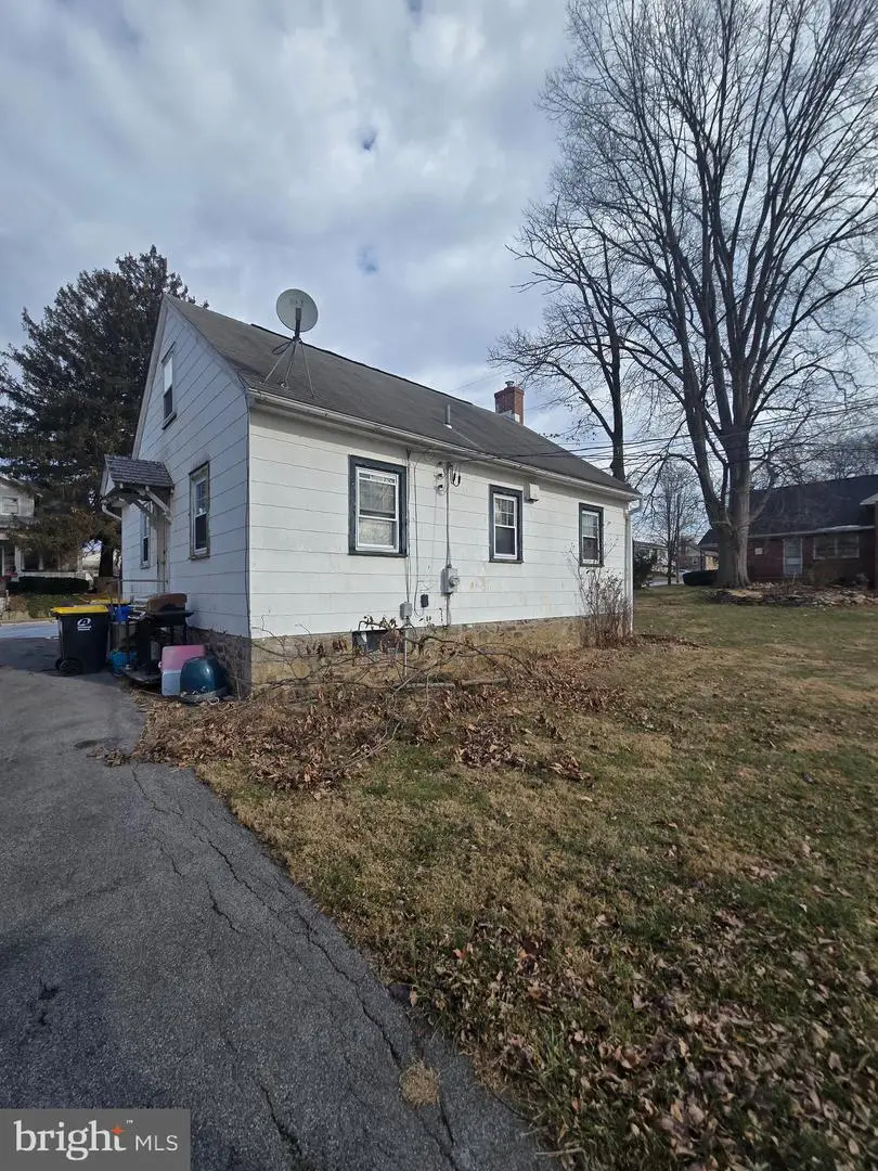 136 E Gaul St, Wernersville, PA 19565 - Image #3
