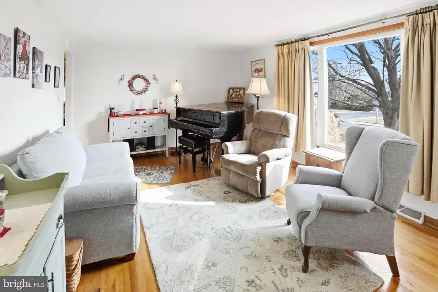 731 Cherry St, Bally, PA 19503 - Image #3