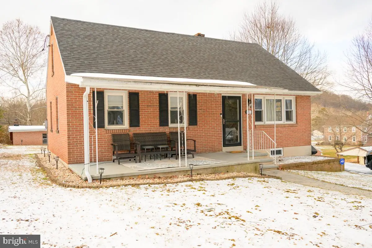 352 Ashley Dr, Reading, PA 19607 - Image #1