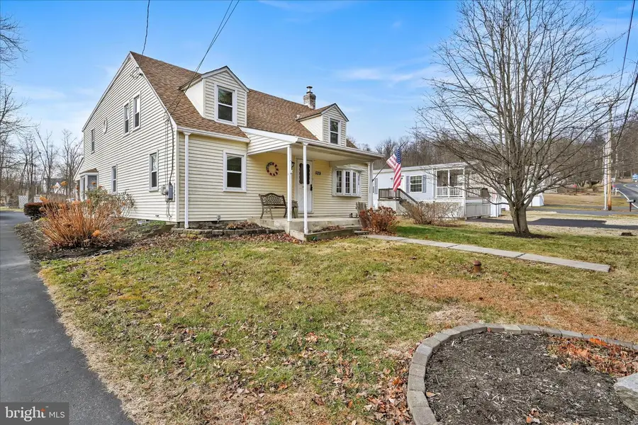 529 Englesville Rd, Boyertown, PA 19512 - Image #2