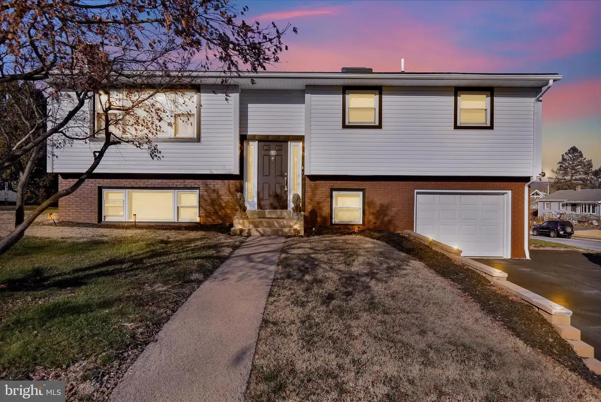 933 Philadelphia Ave, Reading, PA 19607 - Image #1