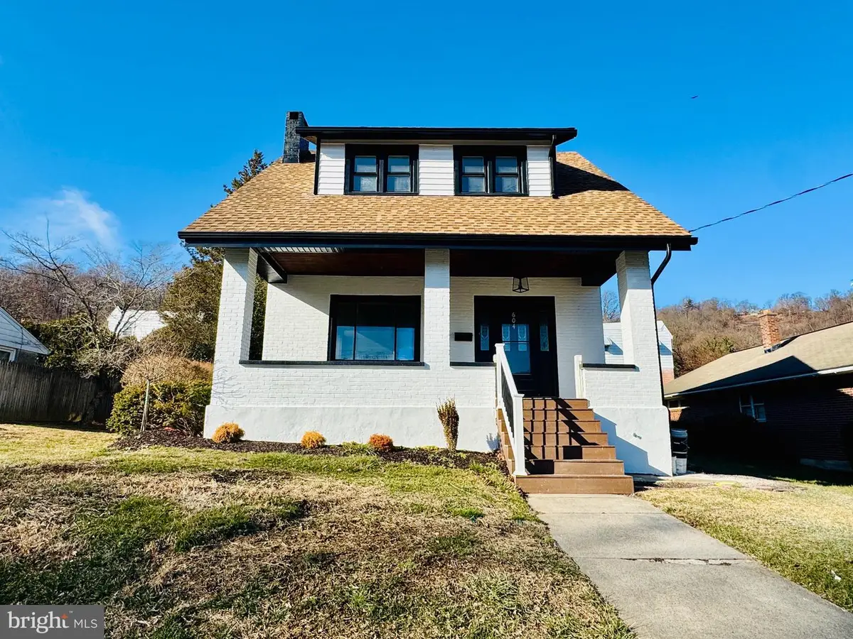 604 Carsonia Ave, Reading, PA 19606 - Image #1