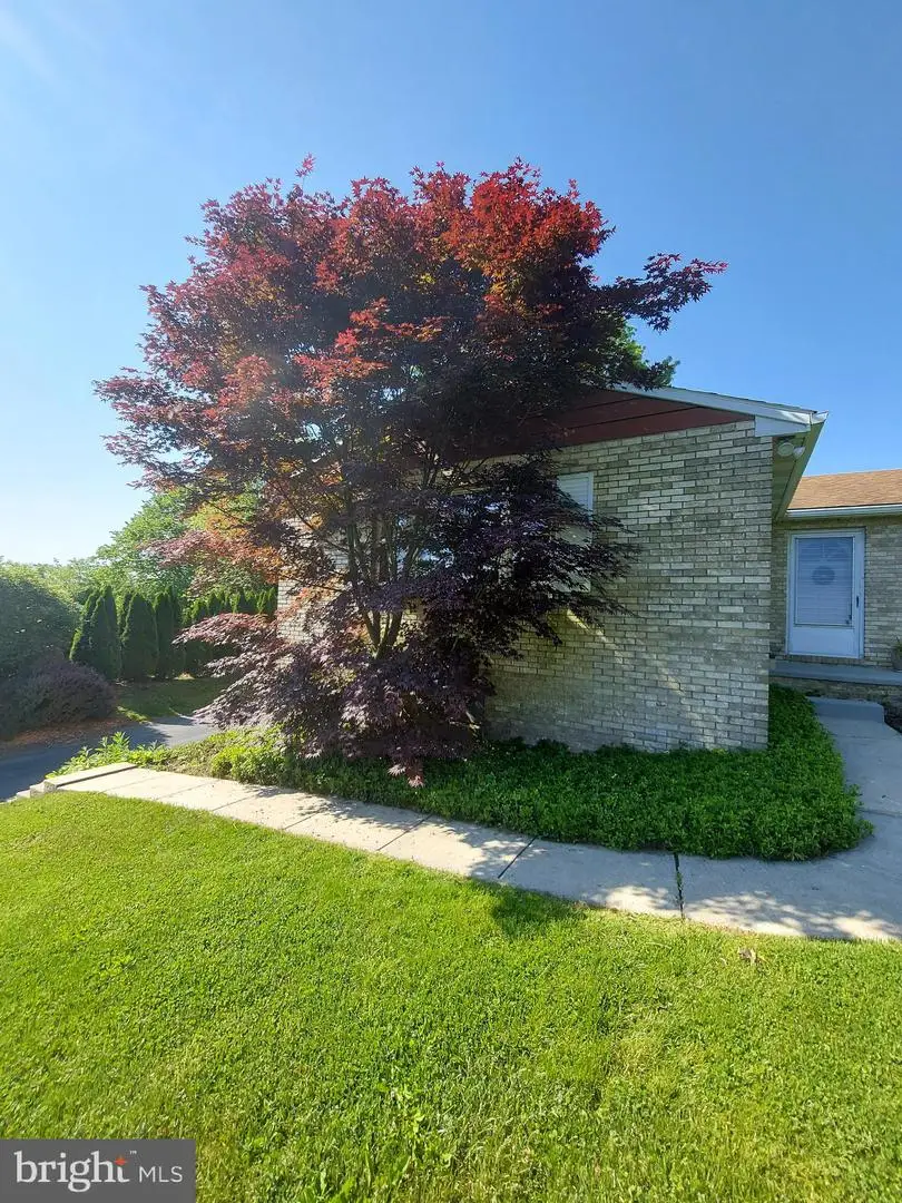 1892 Weavertown Rd, Douglassville, PA 19518 - Image #2